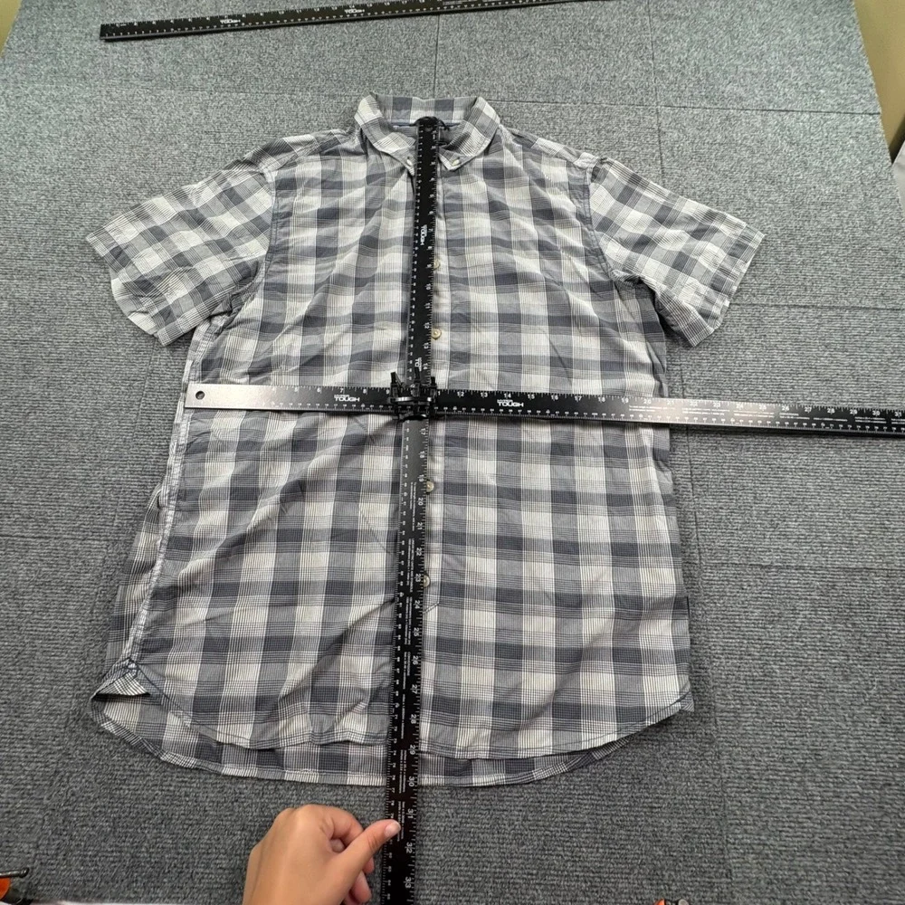 The North Face Mens Gray Plaid Short Sleeve Button Down Shirt Large